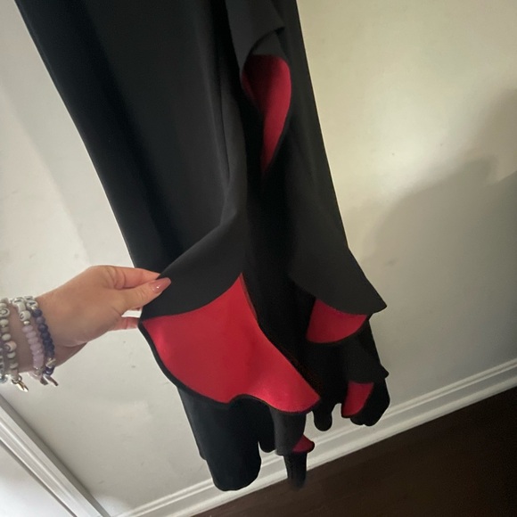 Black/Red Gown - Picture 3 of 3
